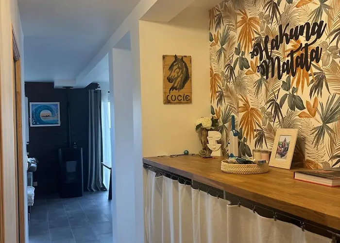 Au Milieu De La Hague, 5 Personnes * Branville-Hague